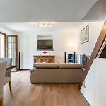 Sailor House Near 피아넬로 델 라리오